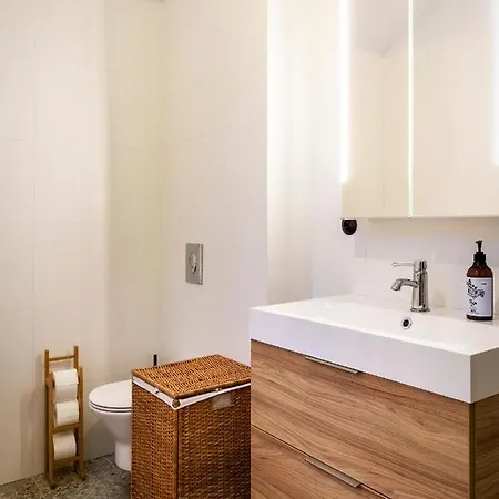 Stacja Huta Apartmán