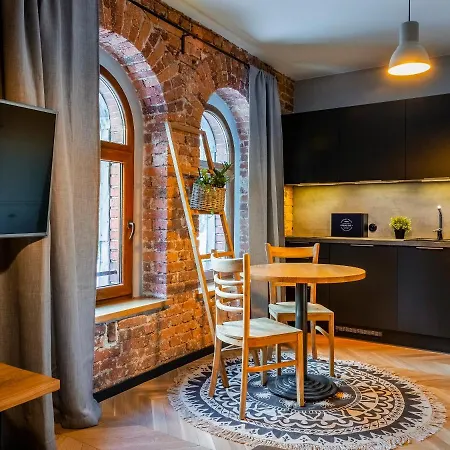 Stacja Huta Apartmán