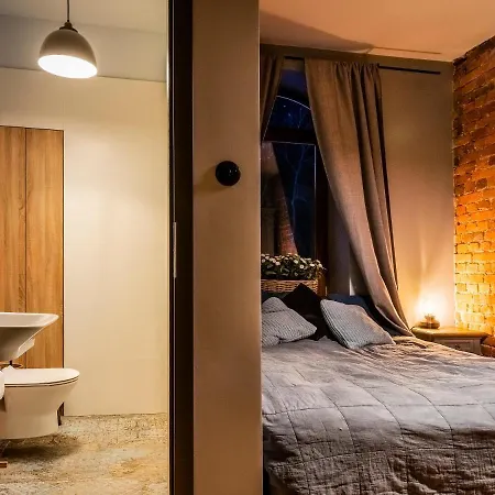 Stacja Huta Apartmán *